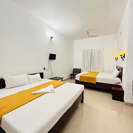 Pkn Homestay Kumily เทกคาดี ภายนอก รูปภาพ