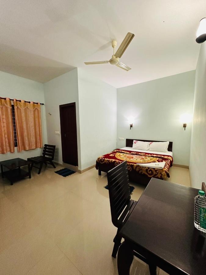 Pkn Homestay Kumily เทกคาดี ภายนอก รูปภาพ